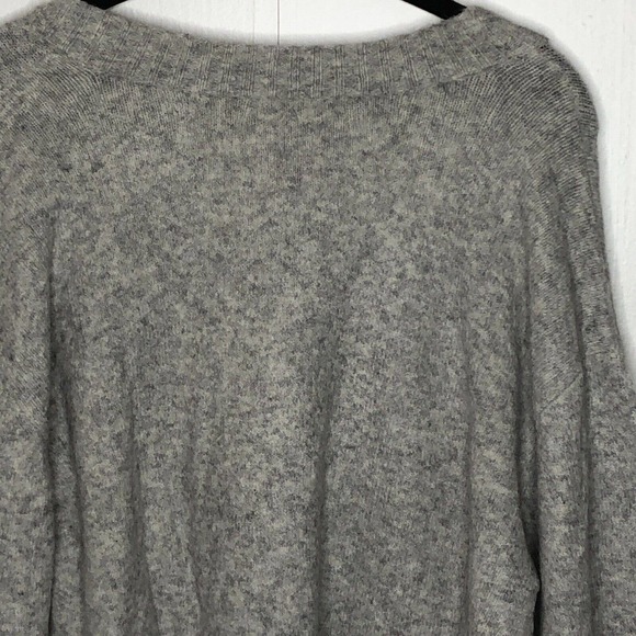 NWT Elan Womens V Neck Sweater Size Large Gray Lightweight Soft & Cozy - Picture 10 of 12